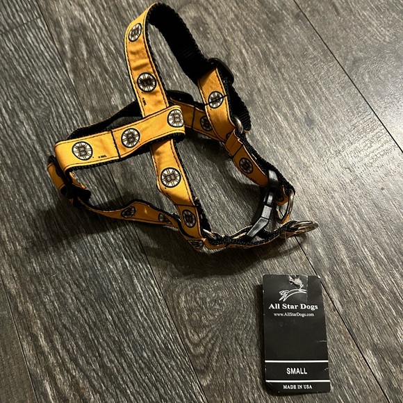 New All Star Dogs Boston Bruins dog harness size small NHL - Picture 3 of 7